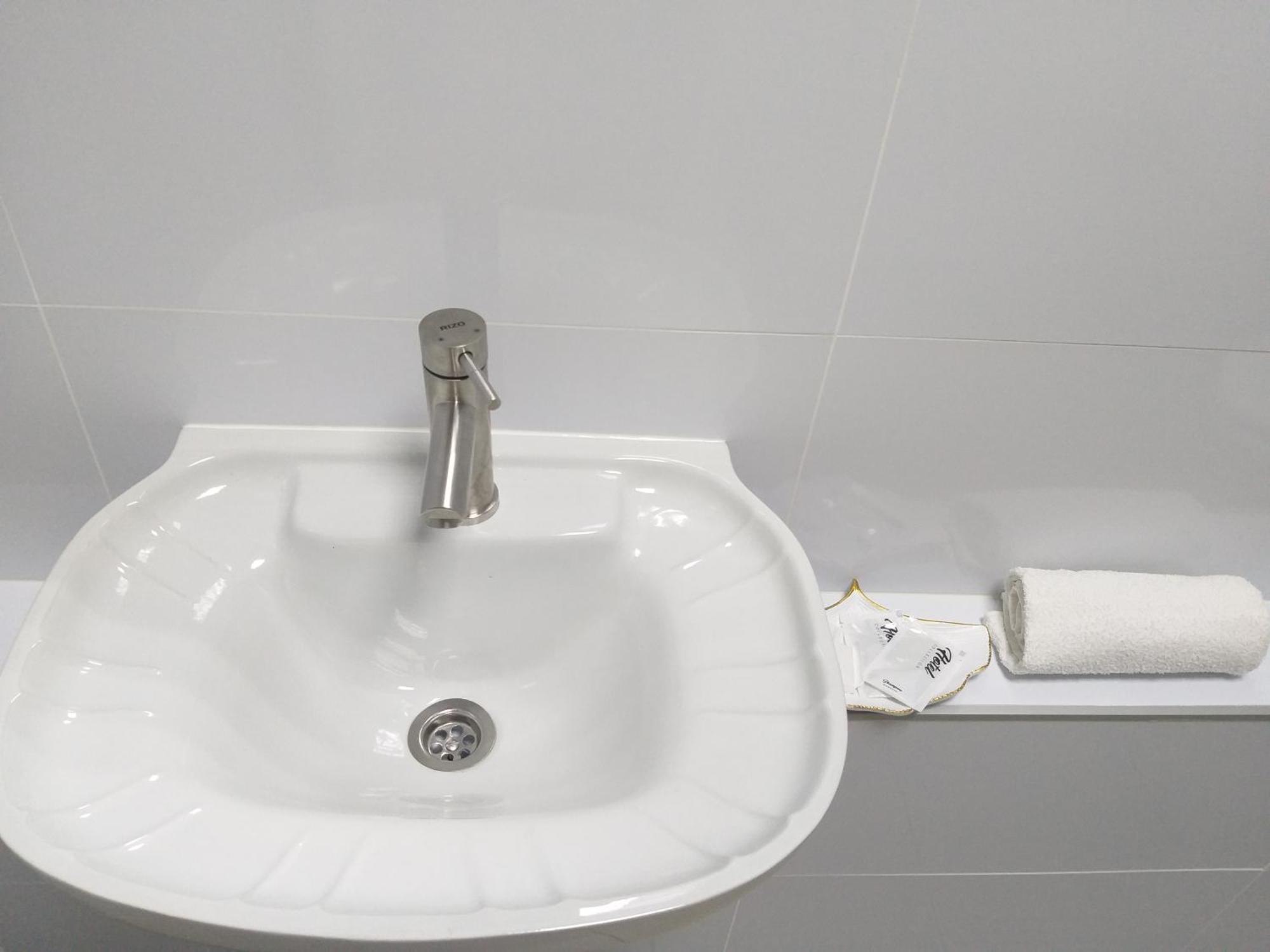 Sherlock Hotel Харков Екстериор снимка